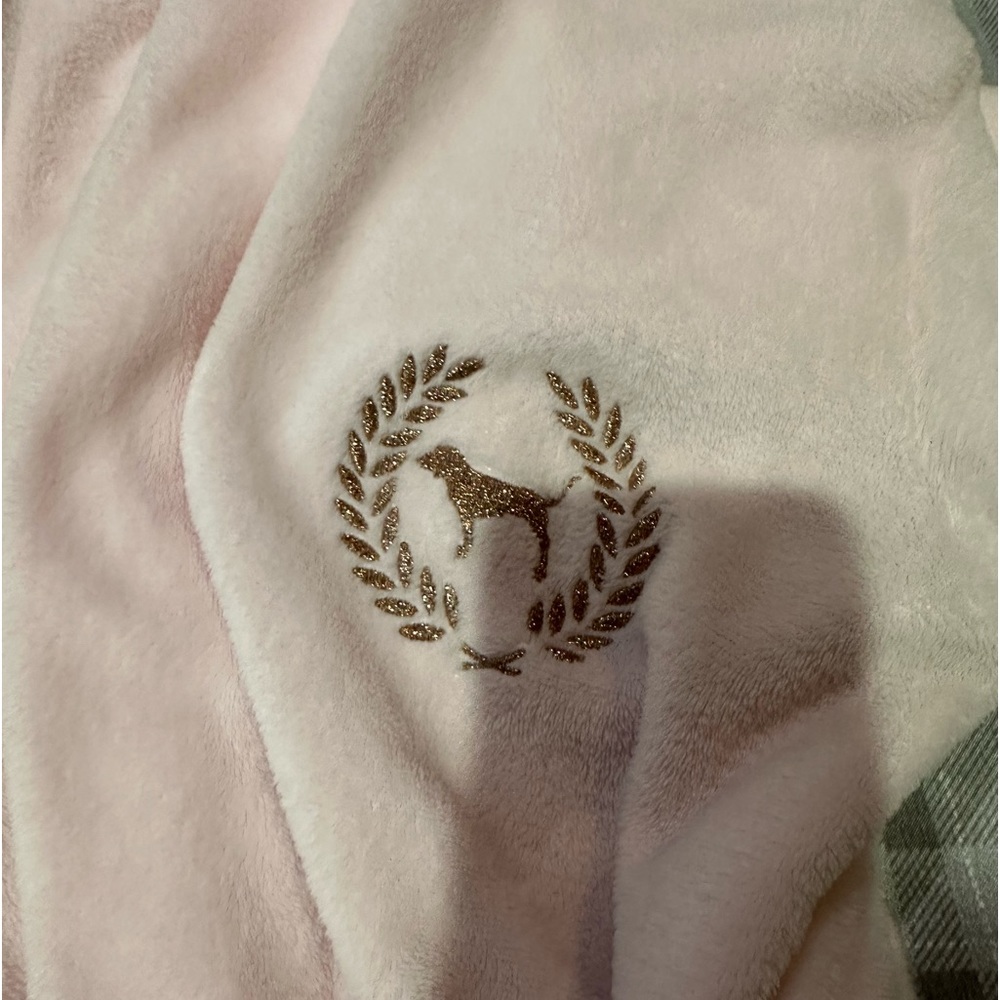 Pink robe. - Picture 3 of 3